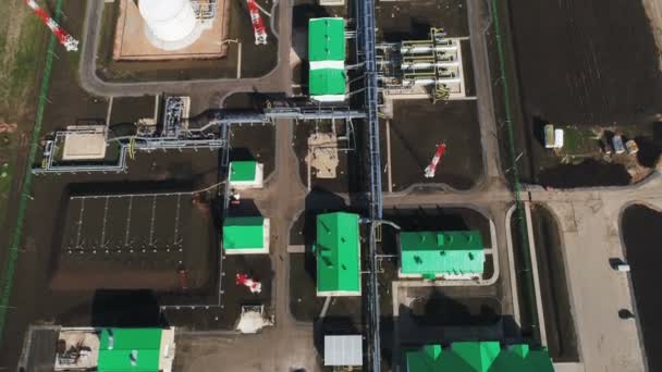 Piękny Widok Górnej Duży Kompleks Przemysłowy Zbiorników Gazu Rurociąg Zielonych — Wideo stockowe