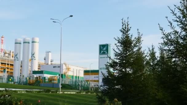 Kazan Tatarstan Rusland Augustus 2017 Grote Bus Rijdt Langs Weg — Stockvideo