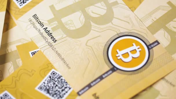 Bitcoin Uang Kertas Jatuh Tumpukan Tagihan — Stok Video