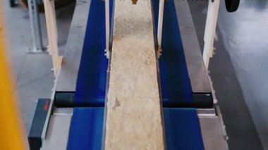 Mineral yün termal yalıtım çubuğu üretim hattında