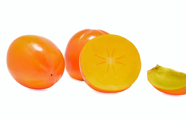 Verse persimmon geïsoleerd op witte achtergrond — Stockfoto