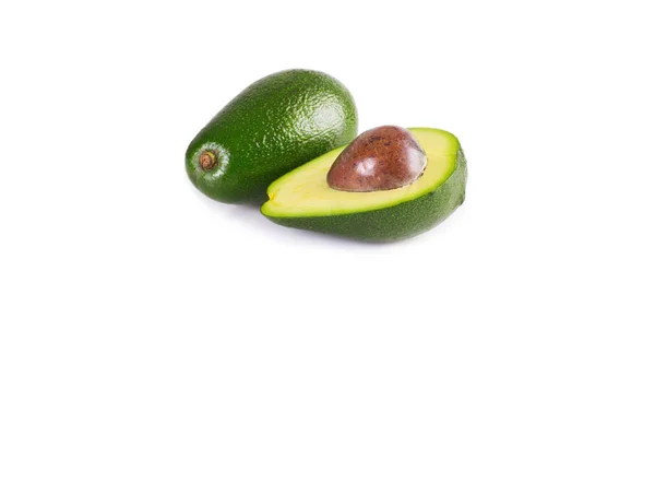 Avocado geïsoleerd op witte achtergrond — Stockfoto