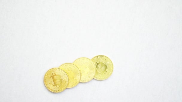 Närbild Flicka Räknas Golden Bitcoin — Stockvideo