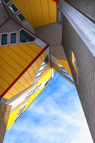 Rotterdam 'daki ünlü küp evi. Hollanda 'da..