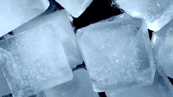 Primer Plano Top Vista Cubos Hielo Giratorios — Vídeo de stock