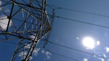 Elektrik iletim pilonu. Elektrik iletim kulesinin silüeti