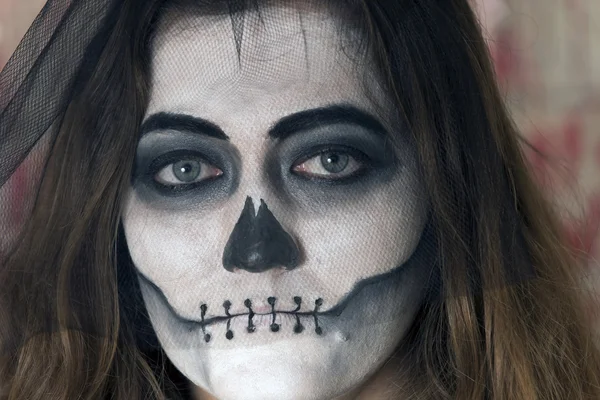 Young girl ready to celebrate Halloween — Stock Photo, Image