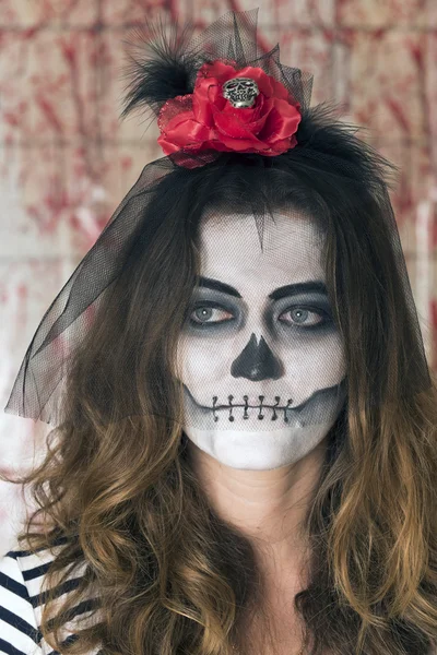 Young girl ready to celebrate Halloween — Stock Photo, Image