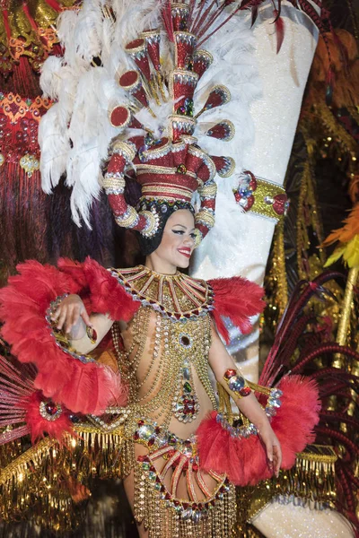 TENERIFE, FEVEREIRO 25: Personagens e Grupos no Carnaval — Fotografia de Stock