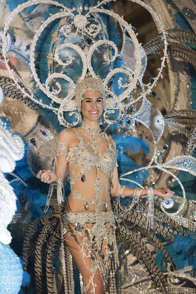 TENERIFE, FEBRUARY 25: Characters and groups in the carnival — Stock Photo, Image