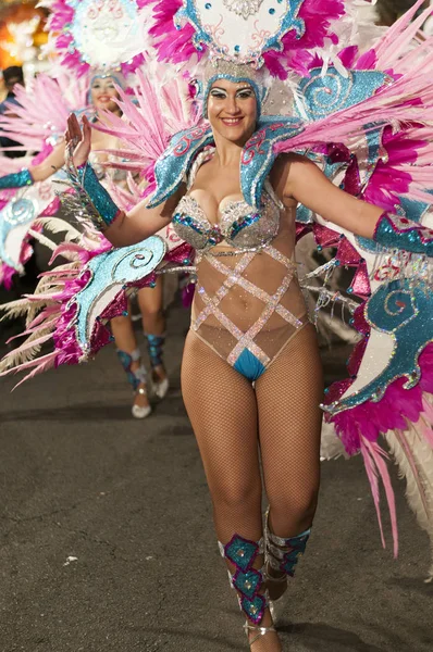 Tenerife, 25 februari: Tekens en groepen in het carnaval — Stockfoto