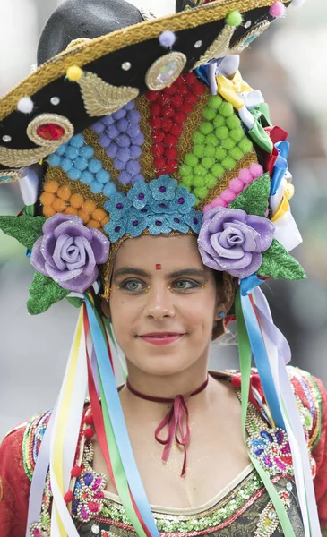 TENERIFE, FEBRUARY 28: Characters and groups in the carnival — Stock Photo, Image