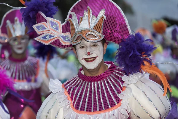 TENERIFE, 28 DE FEBRERO: Personajes y grupos del carnaval — Foto de Stock