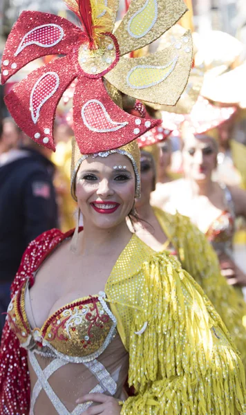 Τενερίφη, 05 Μαρτίου: Χαρακτήρες και συμμετέχουν στο καρναβάλι — Φωτογραφία Αρχείου