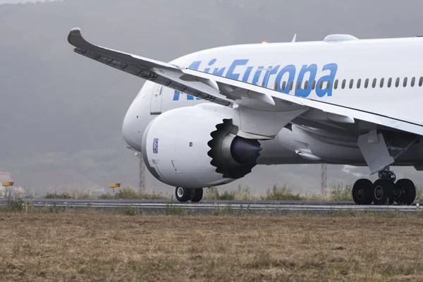 TENERIFE 19 DE MAYO: Avión para despegar. 19 de mayo de 2017, Tenerife (Islas Canarias) ) — Foto de Stock