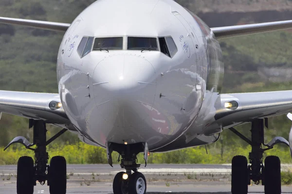 TENERIFE JULHO 27: Aterragem de avião, 27 de julho de 2017, Tenerife (Canário — Fotografia de Stock