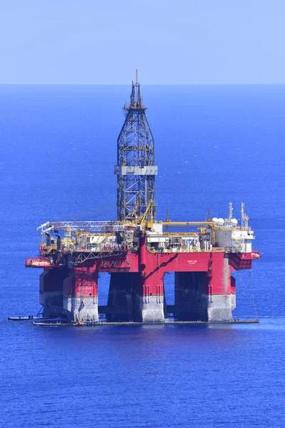 TENERIFE JULY 31: Oil rig. JULY 31, 2017, Tenerife (Canary Islan — Stock Photo, Image