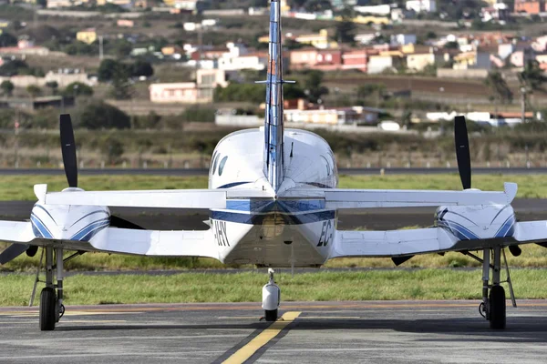 TENERIFE OCTOBER 26: Small plane in parking, October 26, 2017, T — Stock Photo, Image