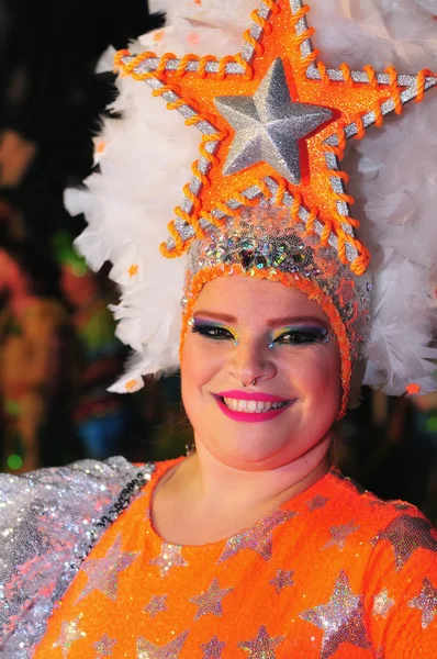 TENERIFE, FEVEREIRO 10: Personagens e Grupos no Carnaval — Fotografia de Stock