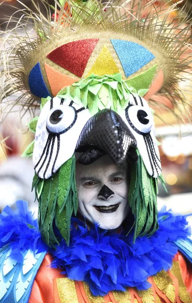 Tenerife, 13 februari: Tekens en groepen in het carnaval. — Stockfoto