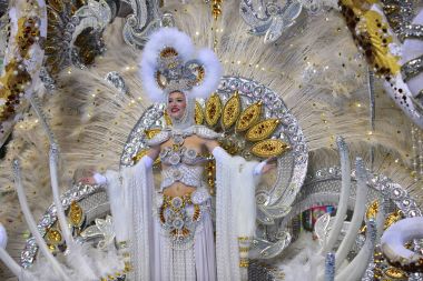 Tenerife, 13 Şubat, karakterler ve karnaval gruplarında.