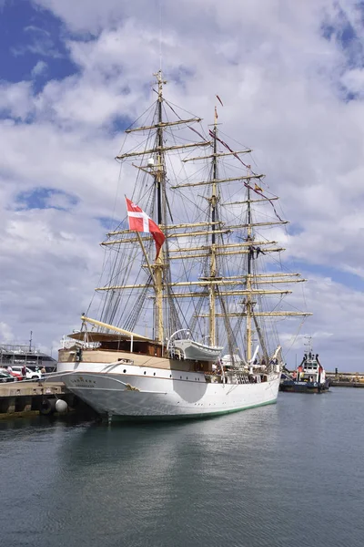 22 kwietnia Tenerife: Wizyta fregaty Danmark w Teneryfa. APR — Zdjęcie stockowe