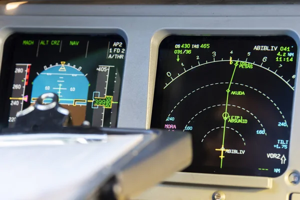 Cockpit Avião Passageiros Vista Cockpit Durante Voo Uma Aeronave Passageiros — Fotografia de Stock