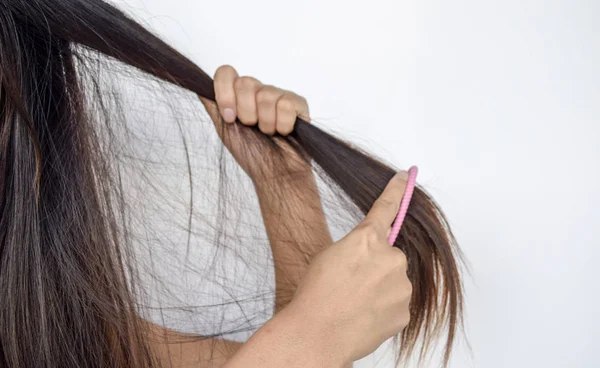 Pentear Com Escova Puxa Cabelo Longo Preparação Diária Para Olhar — Fotografia de Stock