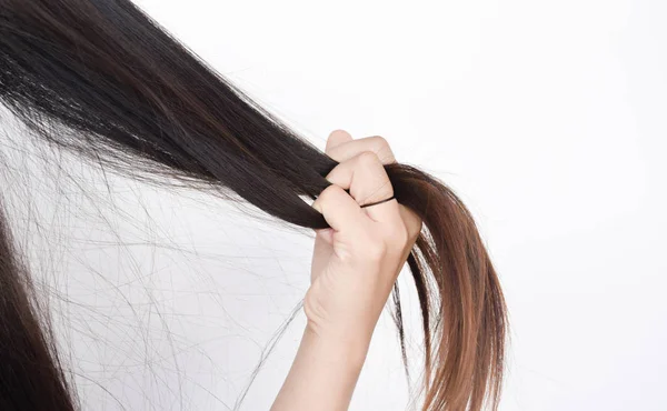 머리를 다루기 멋지게 보이기 Disheveled Unbrushed Dry Hair Hands Hair — 스톡 사진