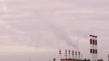 Hava kirliliği sanayi tesisleri. Endüstriyel lüle.