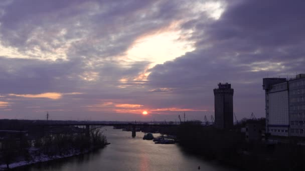 Abendlicher Sonnenuntergang Zusammenfluss Der Beiden Großen Flüsse Spätherbst — Stockvideo