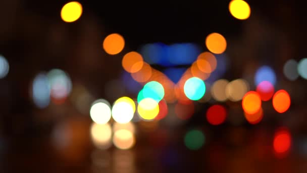 Verschwommen Bokeh Verkehr Auf Der Straße Der Nacht Einer Großstadt — Stockvideo