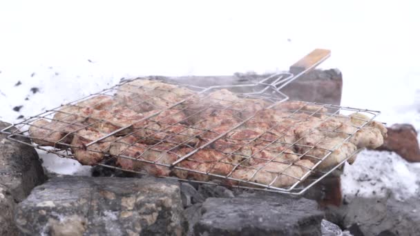 Homemade Barbecue Bank Snow Covered River Cooking Fishing Food — 비디오