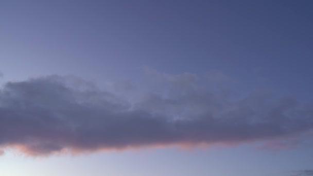 Bela Noite Céu Azul Pôr Sol Com Nuvens Luz Brilhantes — Vídeo de Stock