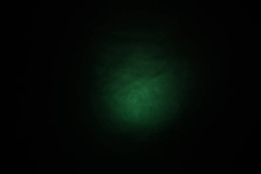 Koyu, bulanık, basit arkaplan, mavi-yeşil soyut arkaplan gradyanı, stüdyo ışığı bulanıklığı.