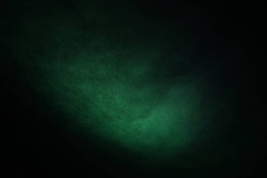 Koyu, bulanık, basit arkaplan, mavi-yeşil soyut arkaplan gradyanı, stüdyo ışığı bulanıklığı.