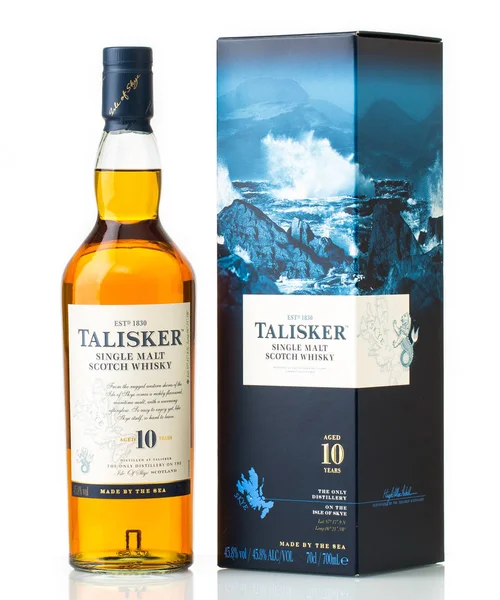 on yıllık scotch viski Talisker
