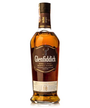 on sekiz yaşında tek malt scotch whisky glenfiddich