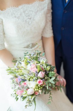 Gül buket düğün gelinler