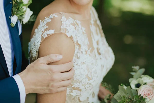 Détail de mariage de marié et de mariée — Photo