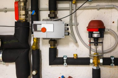 Değişken hız Inline pompalar ile kırmızı düğme