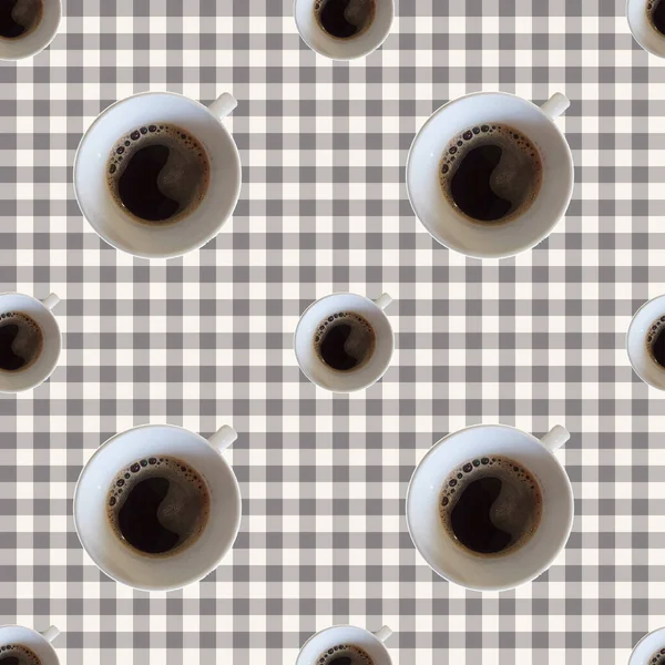 Patrón sin costura vectorial con la taza de veiw superior de café en un paño de tabla vichy — Archivo Imágenes Vectoriales