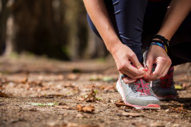 Spor, fitness, insanlar ve yaşam tarzı kavramı - kadının yakın