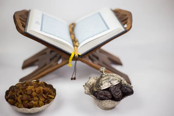 Comida Ramadán, comida tradicional de cultura musulmana para kareem ramadán — Foto de Stock