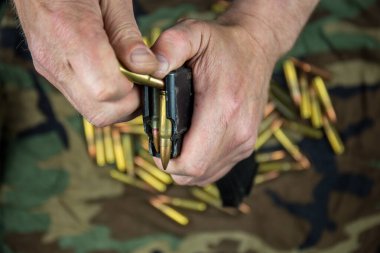 Cephane, tüfek mermisi, topçu, savaş için silah, savunma ve saldırı