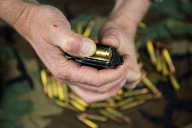 Cephane, tüfek mermisi, topçu, savaş için silah, savunma ve saldırı