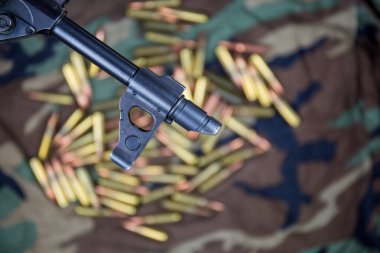 Cephane, tüfek mermisi, topçu, savaş için silah, savunma ve saldırı