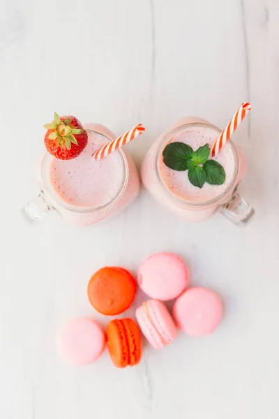 Strawberry milkshake and macaroons