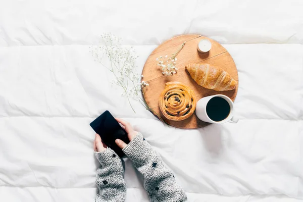 Girl drinking coffee — Stock Image Girl drinking coffee Stock Picture