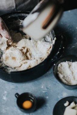 hamur hazırlama kadın.
